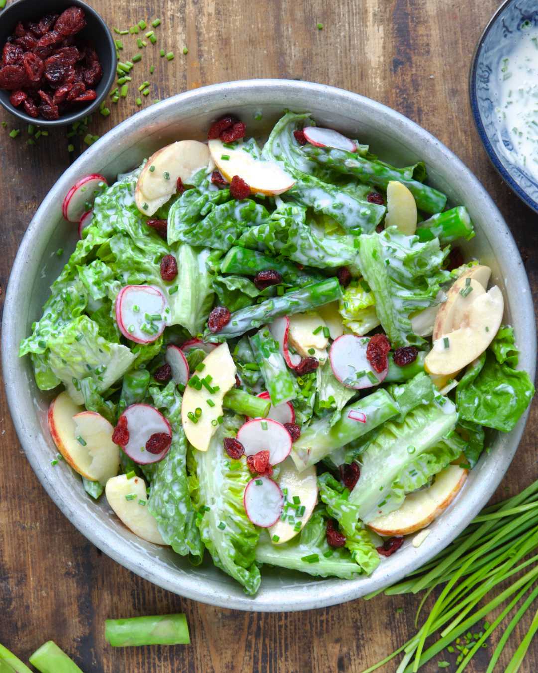 Grønn salat med kefirdressing